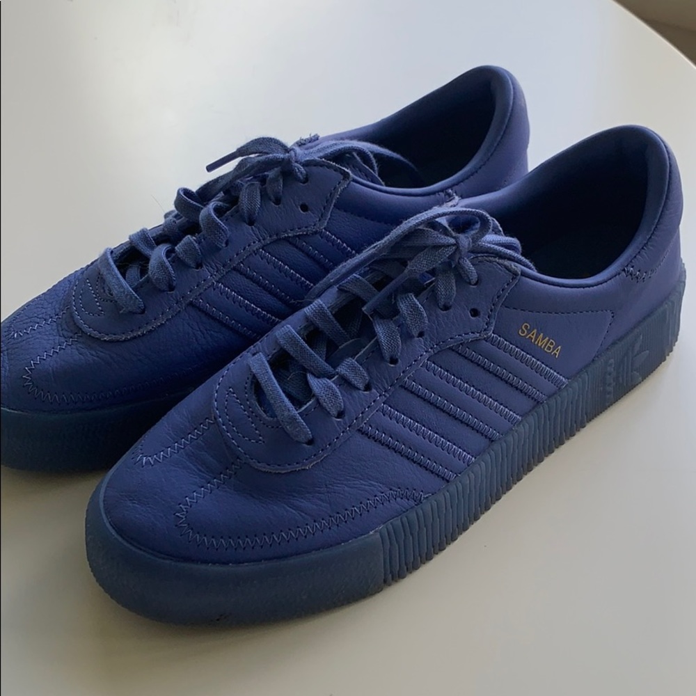 Adidas size 7 1/2 boys size blue samba